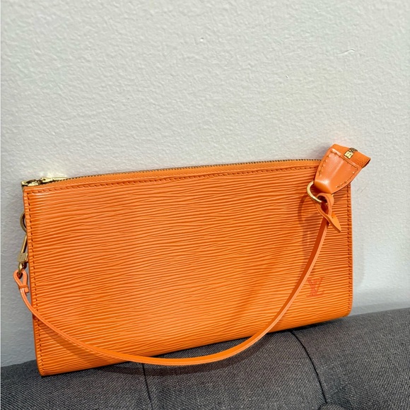 Louis Vuitton Epi Pochette Accessories (Mandarin) - Picture 1 of 6